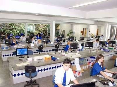 Equipe trabalhando no escritório
